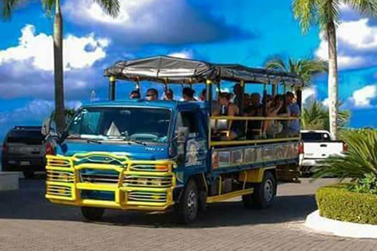 Safari Expedition Tour in Samana to Playa Rincon beach.