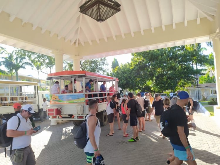 Safari Expedition Tour in Samana to Playa Rincon beach.